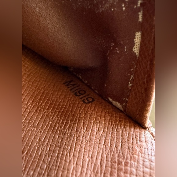 Louis Vuitton Authentic Compact Zip Bifold Monogram Wallet - Picture 5 of 16